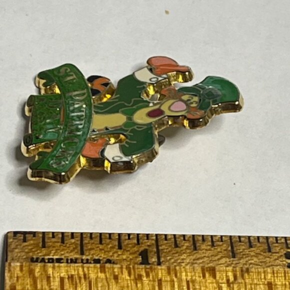 Tigger from Winnie the Pooh St. Patrick's Day 2002 Lapel Hat Vest Pin 1.25" - Picture 13 of 16